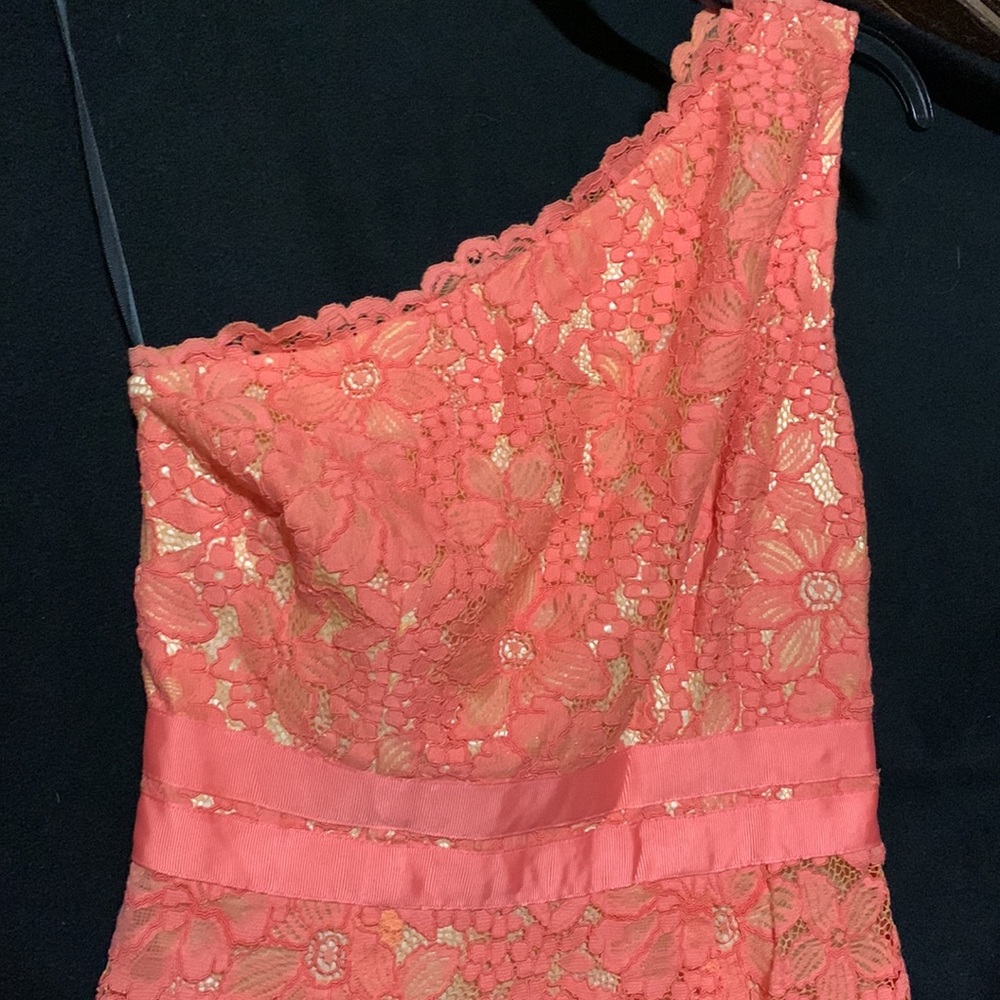 Laundry By Shelli Segal Coral and Gold Asymmetrical Lace Dress